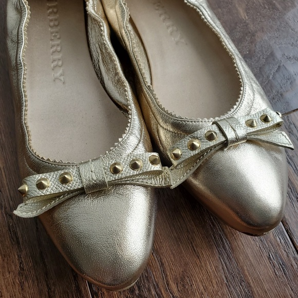 Burberry Flats - Picture 3 of 6